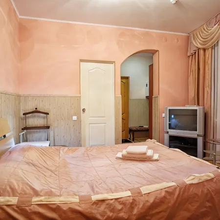 Три Звезды