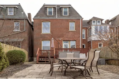 Space & Luxury in Central West End + Private Parking + Excellent Location! - Jacuzzi