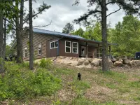 “The Cabin Serenity Ranch. Centrally located to all the wonders of Shannon co. - Chalets