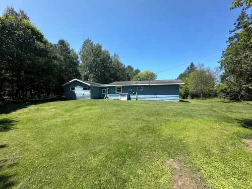 Cozy cottage on Little Bay De Noc minutes away from a public boat launch! - 3-Star