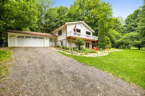 3-bedroom house with theater-game room-pet friendly in beautiful Fennville - Boutique