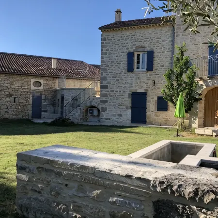 Gîte Léonie " Entre Cèze et Ardèche " 30430 BARJAC