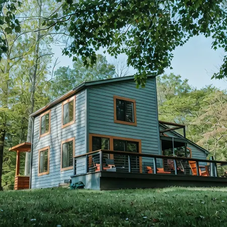 Enjoy the peace & quiet of beautiful Nashville, Indiana.