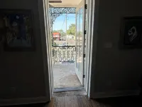 3-bedroom apartment in welcoming Crowley with AC, WiFi Hotels in Crowley