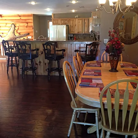 Great for family vacations, weddings, And Church retreats.