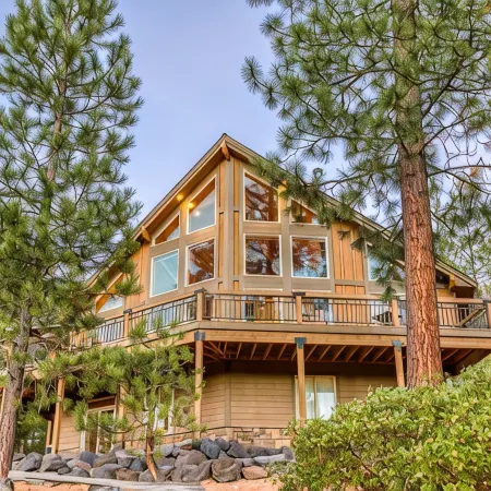 Lodge Style Cabin nr Crater Lake w Mountain Views
