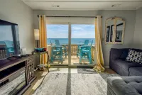 Direct Ocean Ocean View and Best Mid-Island Location, Beach Gear Provided - 4-Star