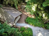 Newly built deluxe cabins, in a private redwood setting near the Smith River - 샬레 호텔