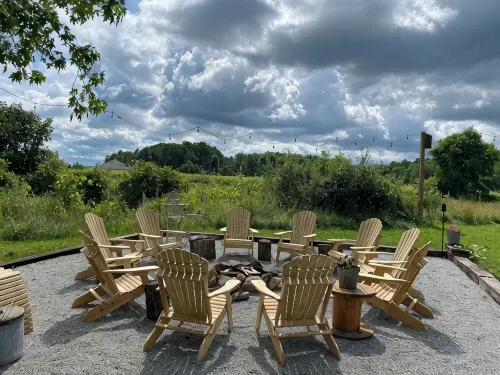 Great location to enjoy winery hopping, and close to the Spire Institute! - Wi-Fi