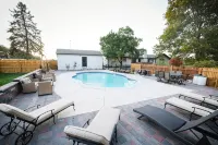 Luxury 5 Bedroom Home with Pool and 3 Acres of Private Land! - 4-Star