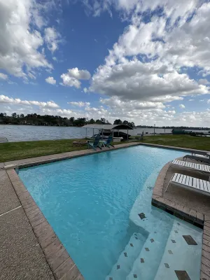 Waterfront Home •Private Pool•Boat Dock•Good Fishing •Golf •Memories - Private Pools