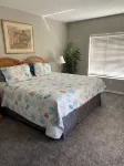 Newly updated beautiful  condo in Naples Florida on Golf Course Beach nearby