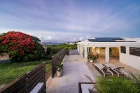 Villa Cabrita - Walk to the Ritz beach!  East End - 2-Star