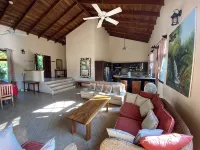 Beautiful Villa, Private Pool, Amazing Gardens! Walkable 5 Bedrooms
