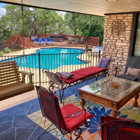Perfect Getaway! Private Pool, Hot Tub & Dog Run 15 Min to Downtown - CITY VIEWS