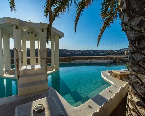 Bebis House Hotels in Klouvas