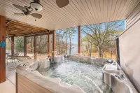 Lake Hartwell 4Br Waterfront Hot Tub GameRoom - balcony