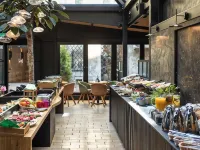 Nomadic Urban Premium Suites Hotel berhampiran Muzium Farmasi