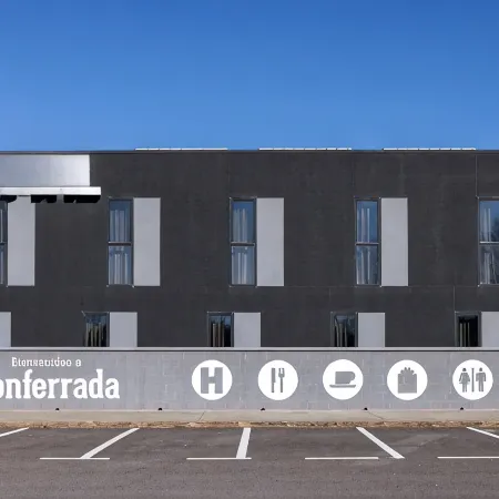 As Hoteles Ponferrada Отели в г. Бьерсо