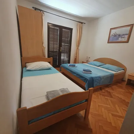 Apartments Karlo