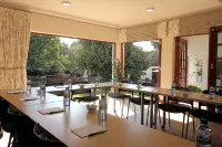 Rivonia Premier Lodge - Bed and Breakfasts