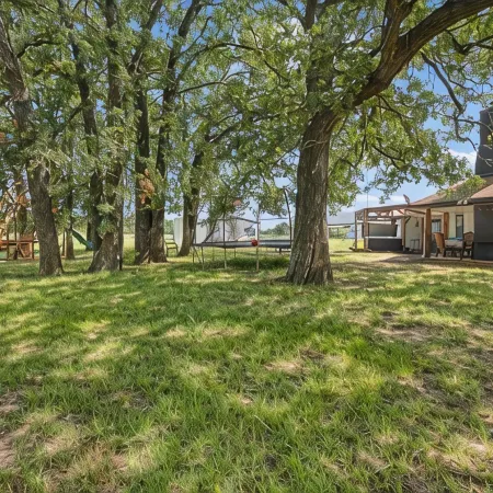 Private Guest Suite + Zipline + Hot Tub + Starlink + Game Room-Near Lake Texoma