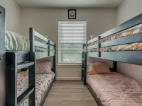 Unwind with your family at this cozy lakeside home! - Wi-Fi