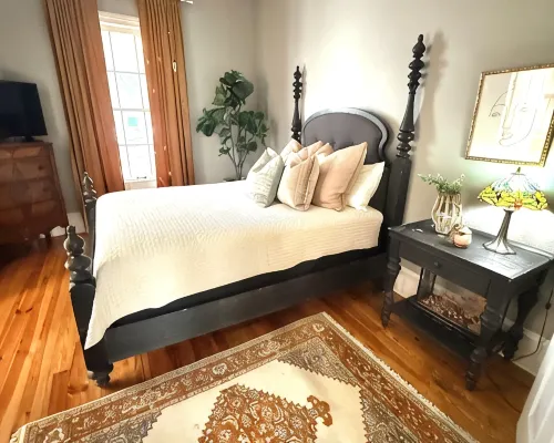 Historic home in downtown /  walking distance to restaurants and local breweries Hotéis em Milton