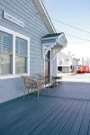Charming Scarborough Beach, Narragansett 3-bedroom home getaway - 4-Star