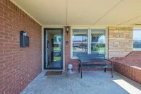 Spacious 3-Bedroom Home - Pet Friendly with Fenced Backyard - 무료 와이파이