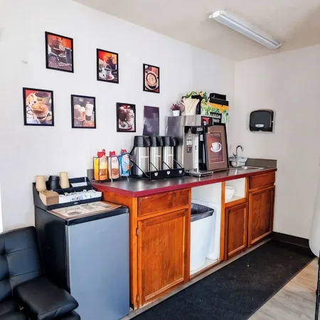Rose City Inn and Suites