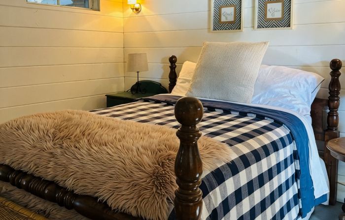 Cozy 2-bedroom Lakehouse on the South Bayou of Hamlin Lake