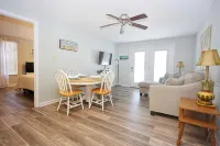 Beautiful Cottage - Sleeps 8  -Bayside