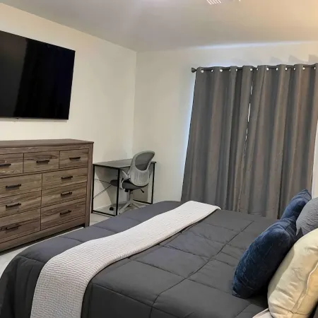 Relaxing 3 bedroom 2 bath townhome great location. Close to hospitals & MCAS.