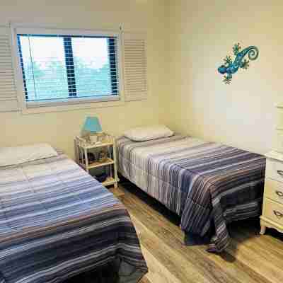 Charming waterfront 2-bedroom condo on Sanibel Island! Rooms