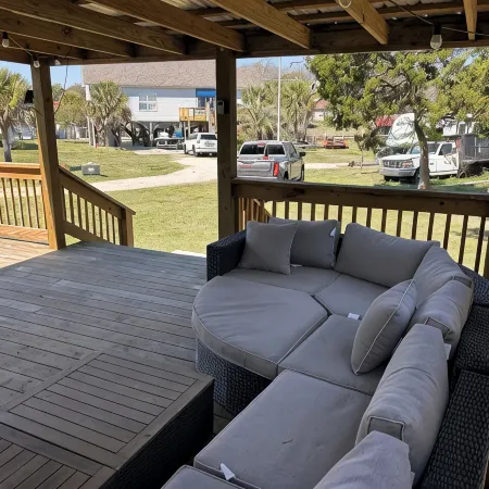 Charming 3-bedroom bungalow in Sneads Ferry with boat dock and gazebo access