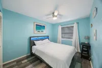 Charming 2-bedroom villa in Seminole with pool, WiFi and AC