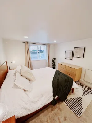 Cozy 2 bed apartment in the heart of SE Portland. Full kitchen & washer dryer! -  Ferienwohnungen
