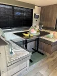 Cozy RV in Serene Dallas with ACwith a private room and 2 bunk beds plus one - บังกะโล