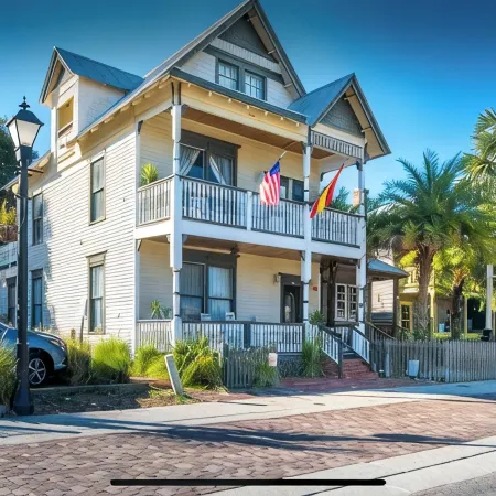 1880 Victorian In Heart Of Downtown