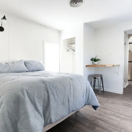Charming apartment near Parkview Stadium in Fort Wayne