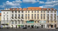 Hotel Polonia Centrum - ที่มีที่จอดรถ