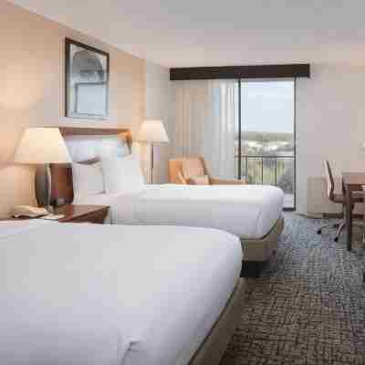 DoubleTree by Hilton Hotel Syracuse Rooms