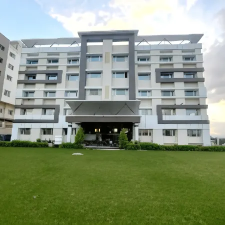 The Sky Imperial- Hotel Gopal Darshan