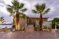 Core Luxury Suites - 4-Star