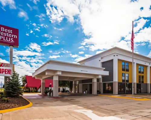 Best Western Plus Bloomington East Hotel Hotels in McLean County