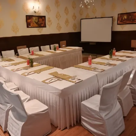 Deventure Hotel, Karnal