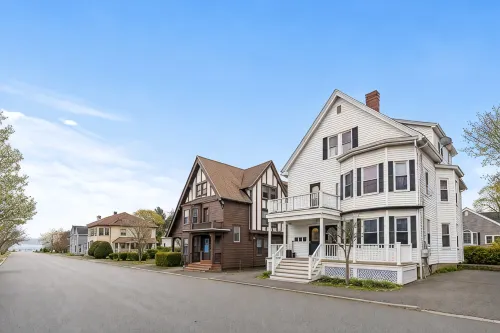 Historic Salem Retreat. Near Waterfront + Downtown - Condos