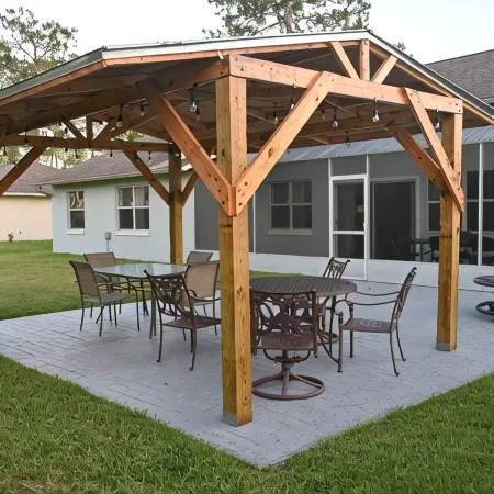 Spacious 4-bedroom home, just minutes from beach!