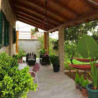 Outdoor oasis -apartment, close to center of Hvar Hotel Exterior